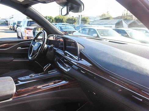 Used 2022 Cadillac Escalade ESV Luxury image 16