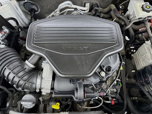 Used 2018 GMC Acadia SLT image 42