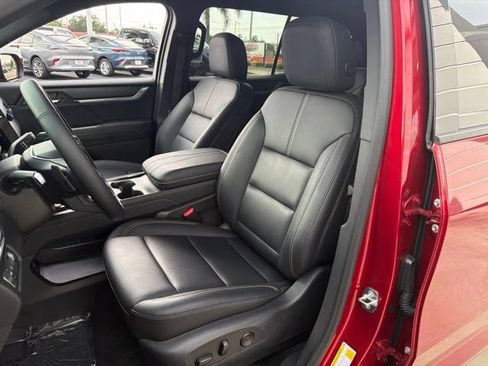 Used 2024 GMC Acadia Elevation FWD image 15