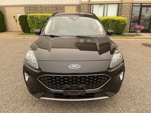 Used 2021 Ford Escape Titanium AWD/4WD image 9