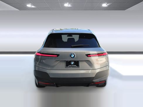 Used 2024 BMW iX xDrive50 image 10