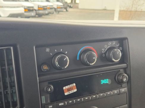 New 2025 Chevrolet Express 2500 w/ Enhanced Convenience Package image 21