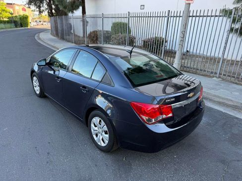 Used 2014 Chevrolet Cruze LS image 9