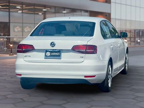 Used 2017 Volkswagen Jetta S image 3