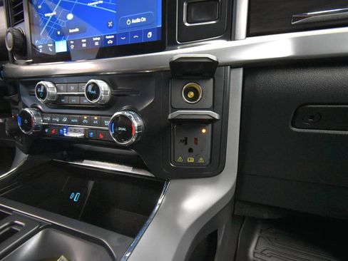 Used 2024 Ford F150 Lariat AWD/4WD image 23