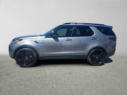 Used 2025 Land Rover Discovery S AWD/4WD image 2