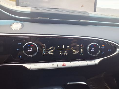 Certified 2023 Genesis GV70 2.5T w/ Sport Prestige Package AWD/4WD image 24