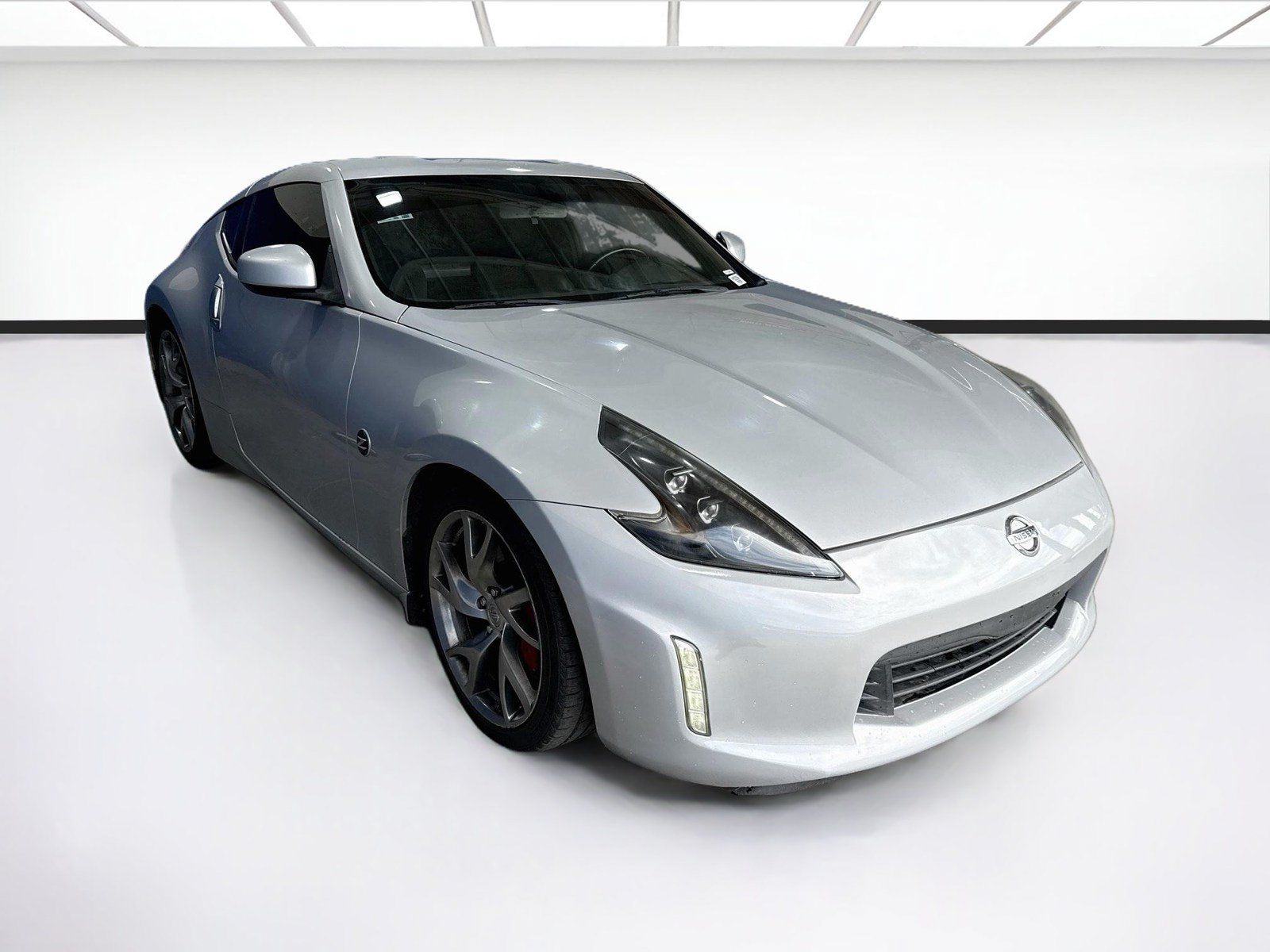 Used 2014 Nissan 370Z Coupe w/ Sport Package RWD image 3