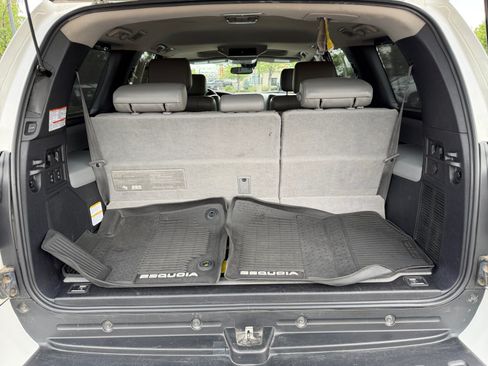 Used 2019 Toyota Sequoia Platinum w/ Carpet Mat Package (TMS) AWD/4WD image 32