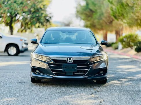 Used 2022 Honda Accord Touring image 3