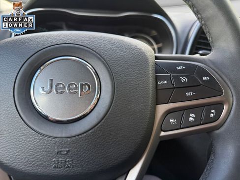 Used 2021 Jeep Cherokee Limited w/ Mopar Interior Package AWD/4WD image 26