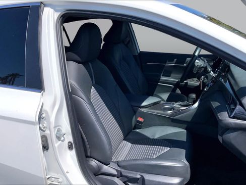 Used 2024 Toyota Camry SE FWD image 8