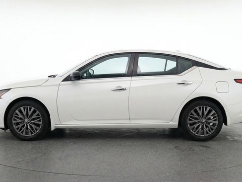Used 2025 Nissan Altima 2.5 SV image 5