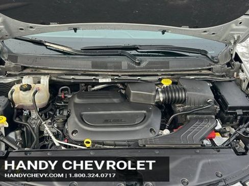 Used 2024 Chrysler Pacifica Touring-L FWD image 61