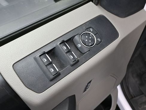 Used 2022 Ford F250 XL w/ Power Equipment Group image 21