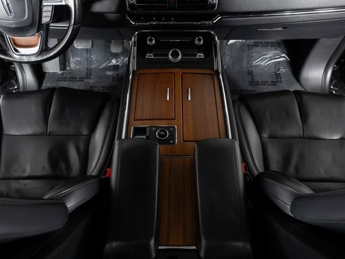 Used 2019 Lincoln Navigator Reserve image 41