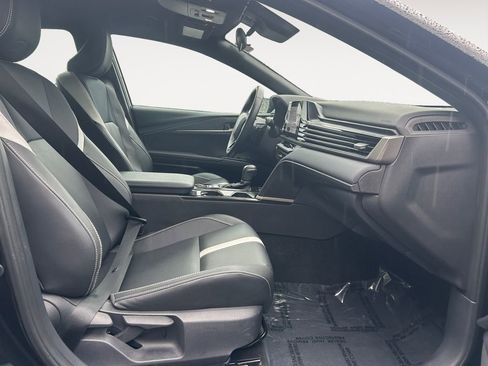 Used 2025 Toyota Camry SE image 10