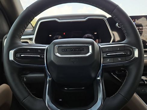 Used 2026 GMC Canyon Denali w/ LPO, Black Badging Package AWD/4WD image 30
