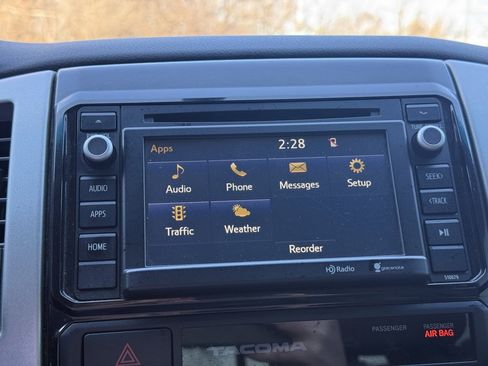 Used 2015 Toyota Tacoma PreRunner image 14