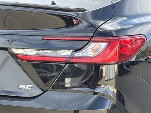 Used 2025 Toyota Camry SE image 7