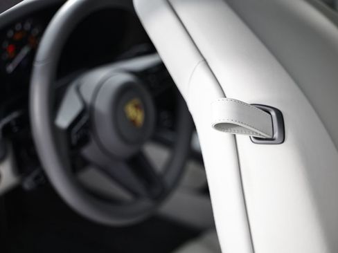 Certified 2024 Porsche 911 Carrera RWD image 27