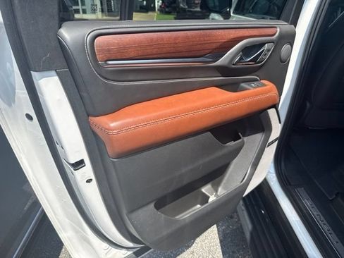 Certified 2024 GMC Yukon XL Denali Ultimate AWD/4WD image 34