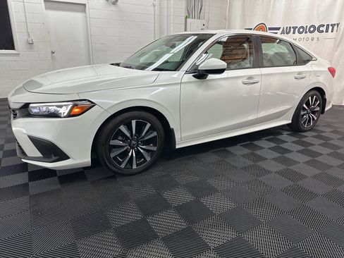 Used 2024 Honda Civic EX image 5