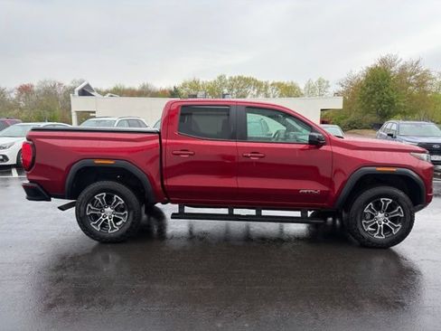 Used 2024 GMC Canyon AT4 w/ AT4 Premium Package AWD/4WD image 5