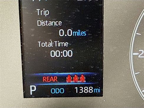 Certified 2025 Toyota Corolla LE image 32