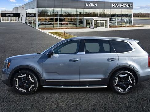 Used 2023 Kia Telluride S w/ S Sunroof Package image 6