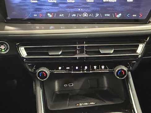 New 2026 Chevrolet Traverse LT w/ Driver Confidence Package image 21