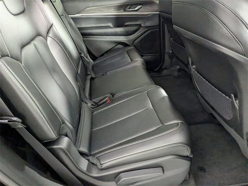 Used 2023 Jeep Grand Cherokee L Limited w/ Luxury Tech Group II image 33