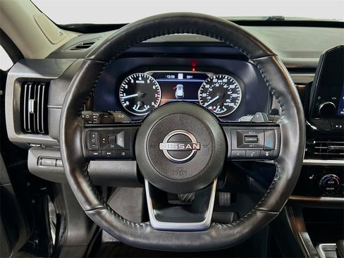 Used 2024 Nissan Pathfinder SL w/ SL Premium Package image 9