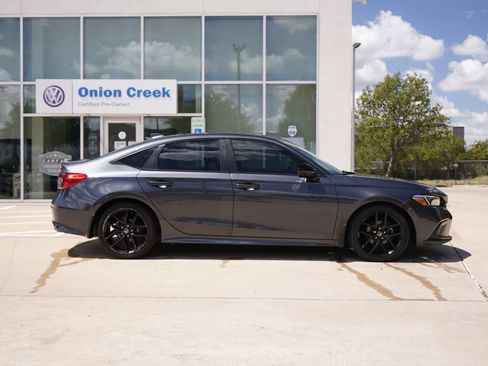 Used 2024 Honda Civic Sport image 4