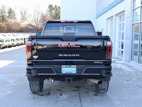 Used 2024 GMC Sierra 3500 AT4 w/ AT4 Preferred Package AWD/4WD image 9