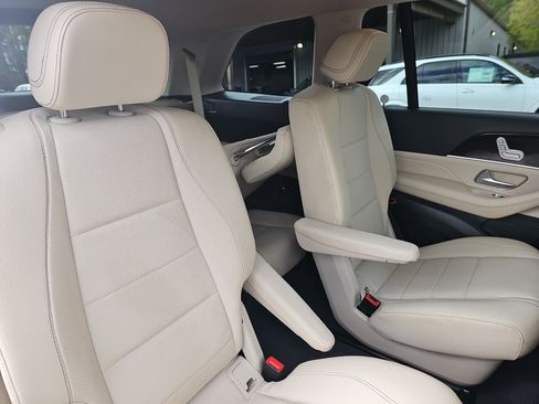 Used 2020 Mercedes-Benz GLS 450 4MATIC image 12