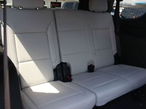 Used 2025 Chevrolet Tahoe Premier AWD/4WD image 42