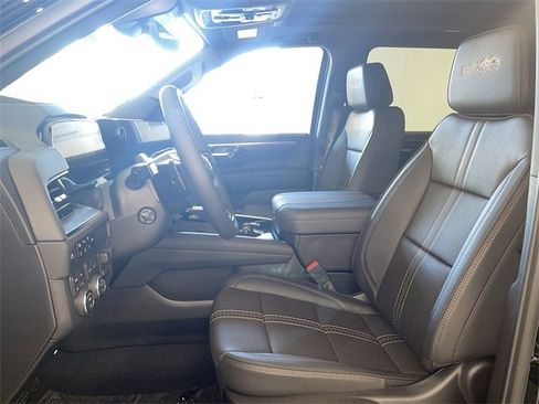 New 2026 Chevrolet Suburban High Country image 25