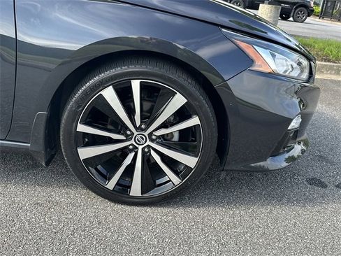 Certified 2019 Nissan Altima 2.5 Platinum image 13