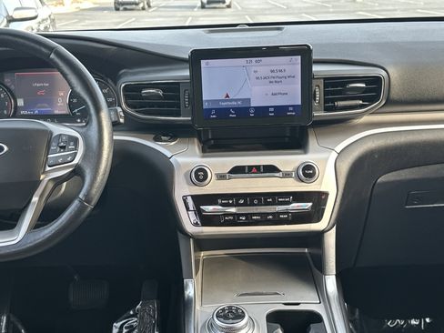 Used 2022 Ford Explorer XLT w/ Equipment Group 202A image 29