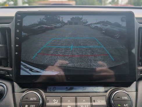 Used 2015 Toyota RAV4 Limited FWD image 25