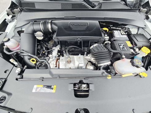 Used 2025 Jeep Compass Limited w/ High Altitude Package image 19