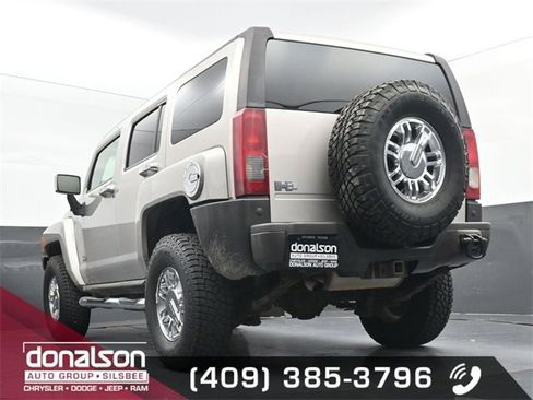 Used 2006 HUMMER H3 Luxury image 16