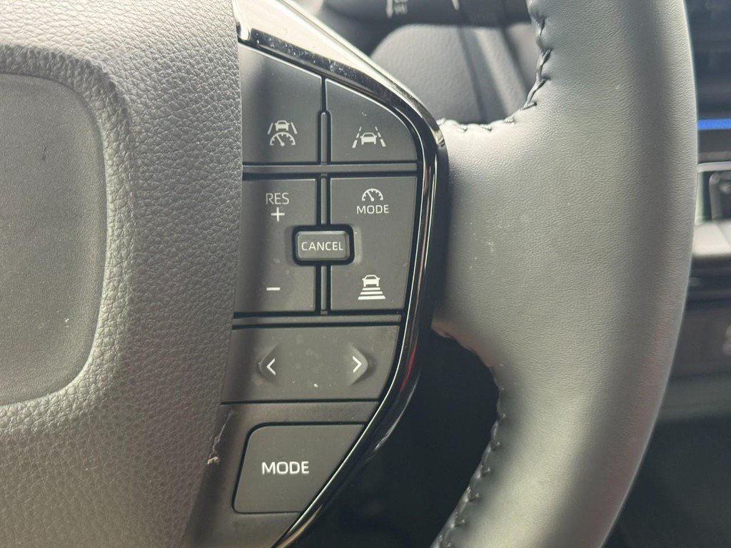 Used 2026 Toyota Prius XLE FWD image 26