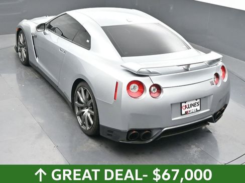 Used 2012 Nissan GT-R Premium image 42