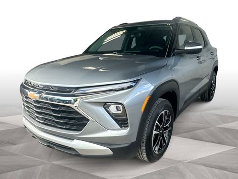 Used 2025 Chevrolet TrailBlazer LT AWD/4WD image 4