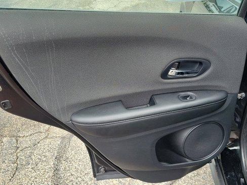 Used 2019 Honda HR-V LX image 9