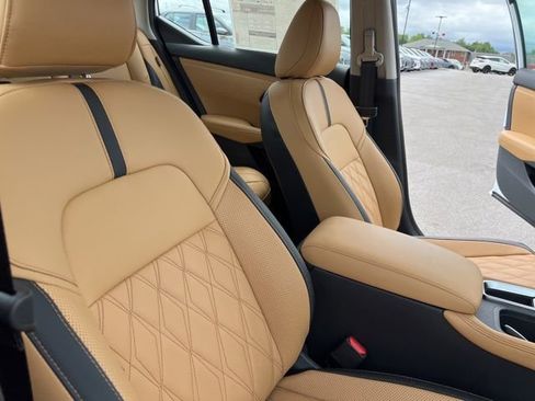 Used 2024 Nissan Sentra SV w/ SV Premium Package image 25