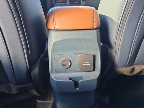 Used 2023 Ford Maverick Lariat w/ Lariat Luxury Package image 17