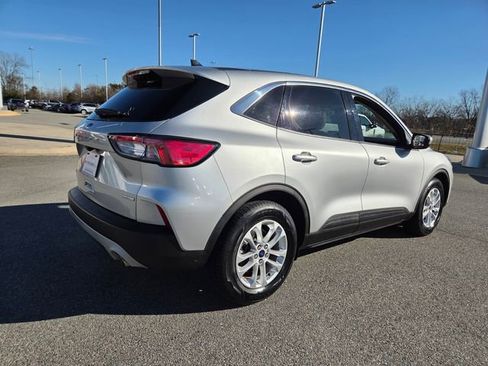 Used 2020 Ford Escape SE image 10